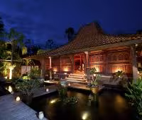 Villa Des Indes I, Villa Außen